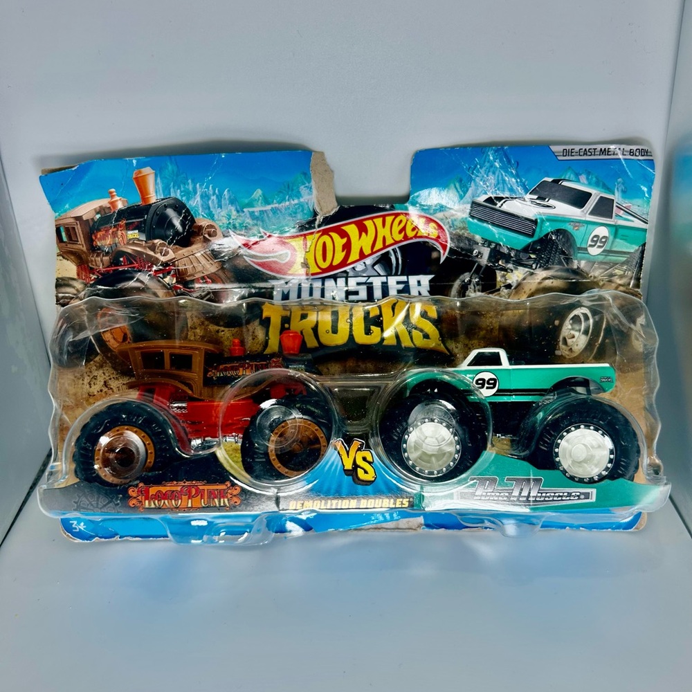 MONSTER TRUCKS GIANT WHEELS LOCO PUNK VS PURE MUSCLE DEMOLITION DOUBLES 2021 NEW
